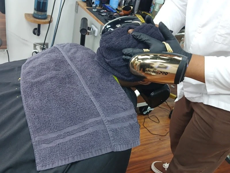 Visual Art Barber