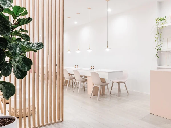 Floreana Nail Spa