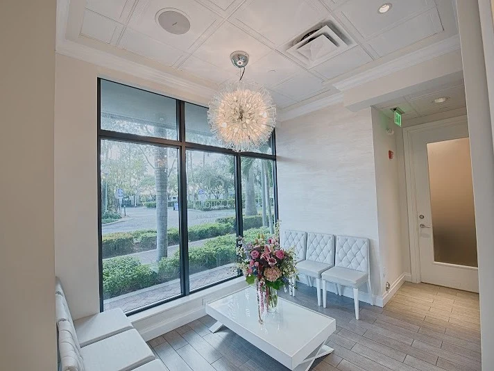 Cloud 10 Blow Dry Bar & Beauty Salon
