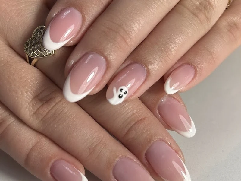 Nails art studio