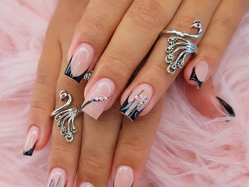 Ale Jaramillo Beauty Studio - Salon & Spa