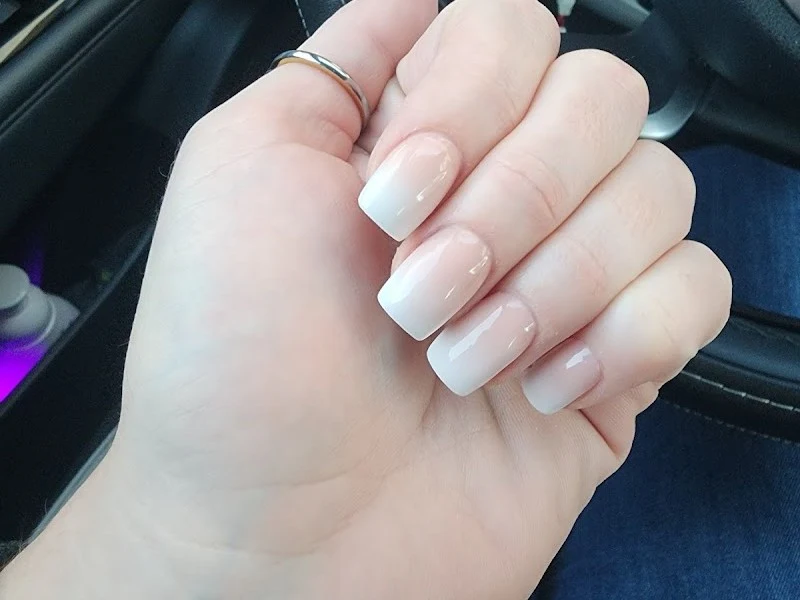 Gloss Nails & Spa
