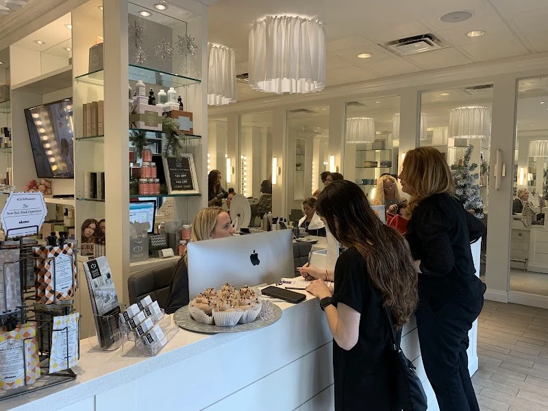 Cloud 10 Blow Dry Bar & Beauty Salon
