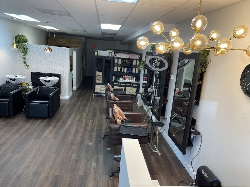 Hola Hair Studio