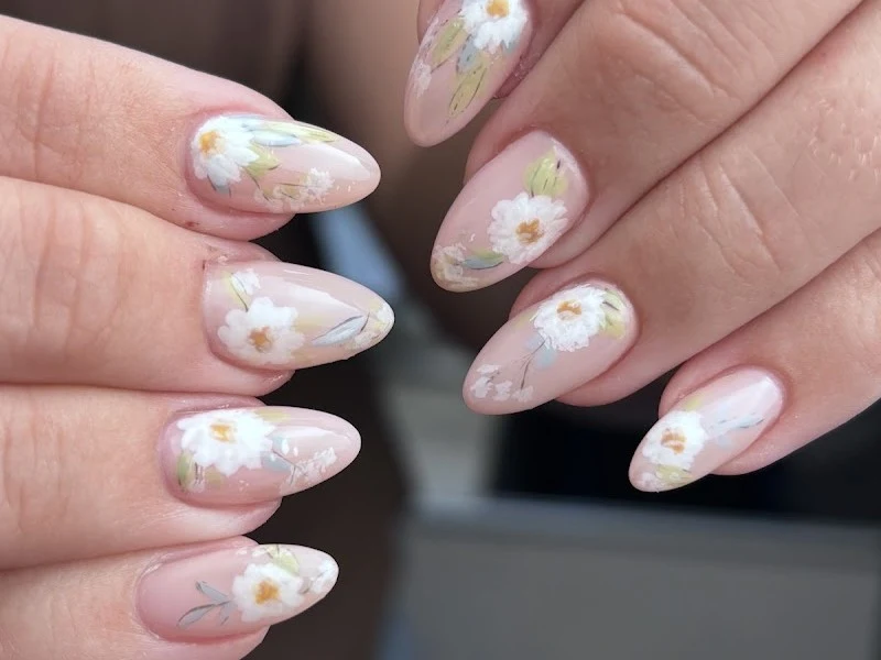 Maven Bloom Beauty Bar