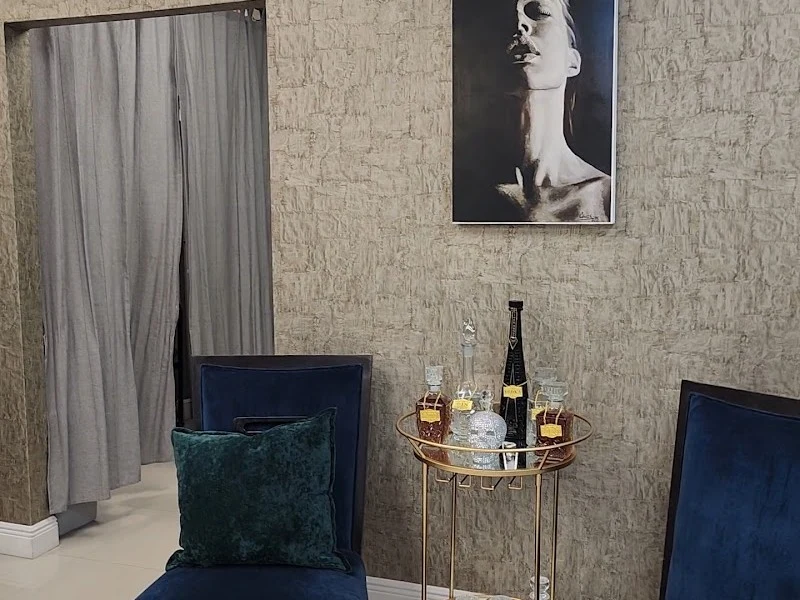 Smith & Mendoza Salon
