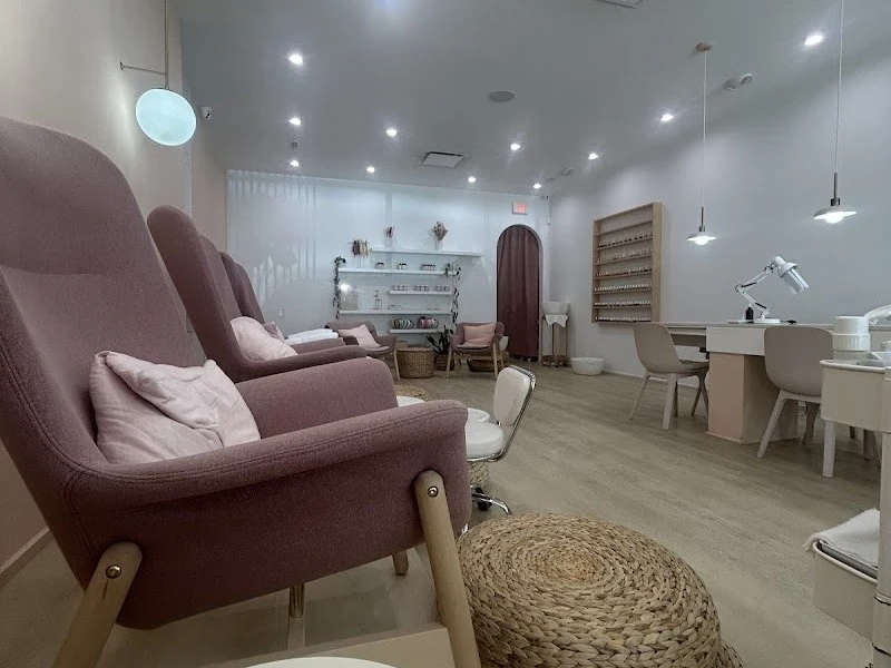 Floreana Nail Spa