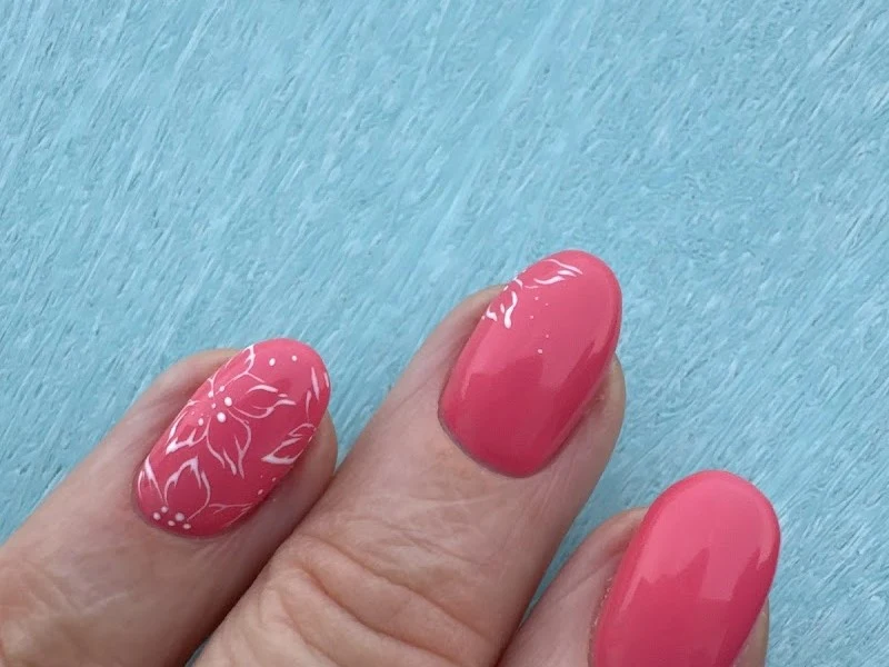 Vibar nails Gulf Breeze