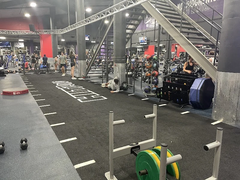 Crunch Fitness - Channelside