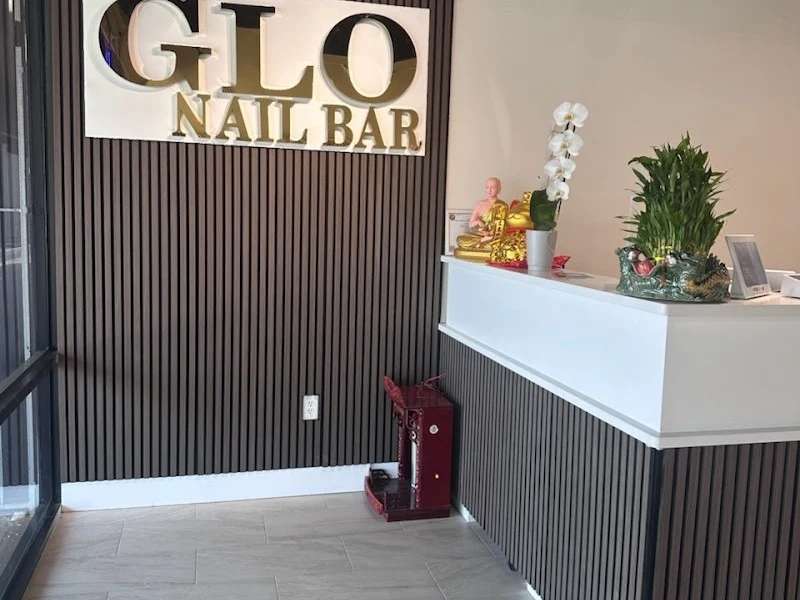 Glo Nail Bar