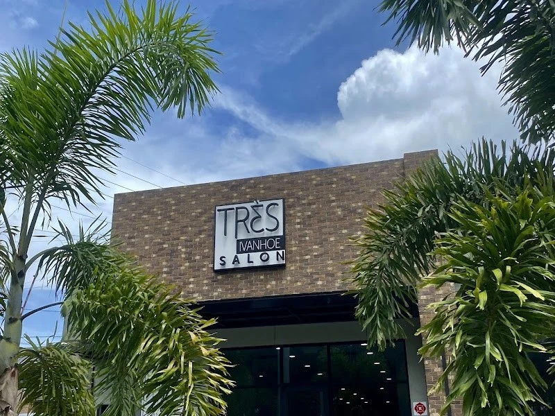 Tres Ivanhoe Salon