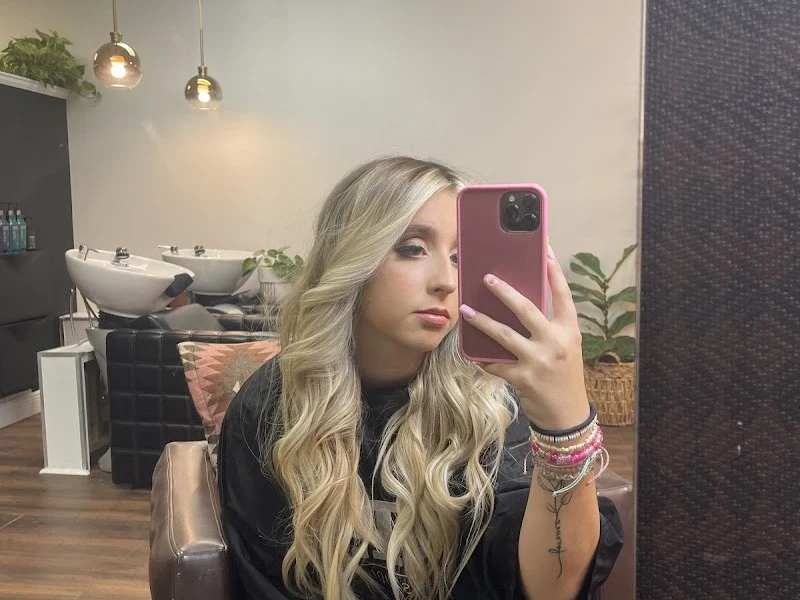 Hola Hair Studio