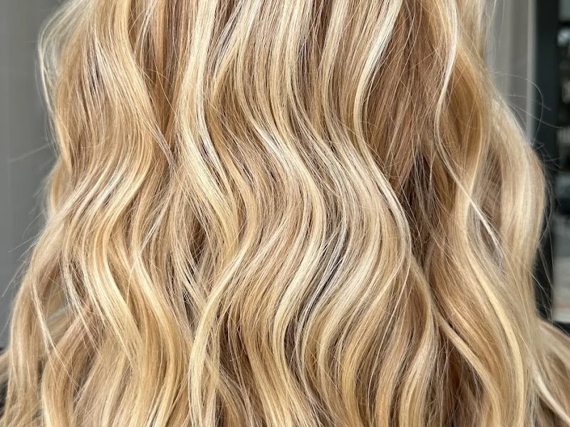 Tres Ivanhoe Salon
