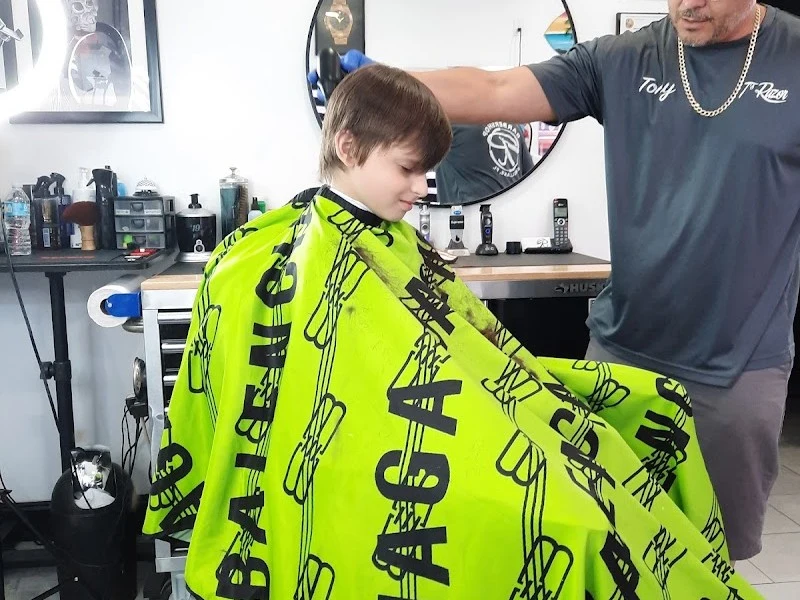 T's Razor Barber Shop