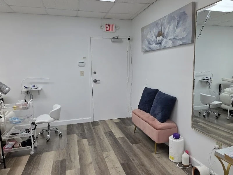 Star Studio. Russian manicure