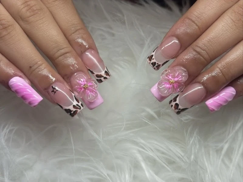 Glowkimy nails