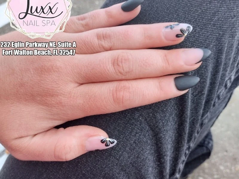 Luxx Nail Spa