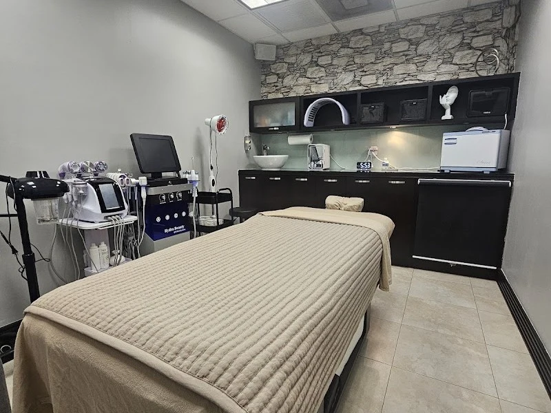 Reenovo Lymphatic drainage massage miami -lipo-Bbl-tummy tuck-drenaje linfatico miami