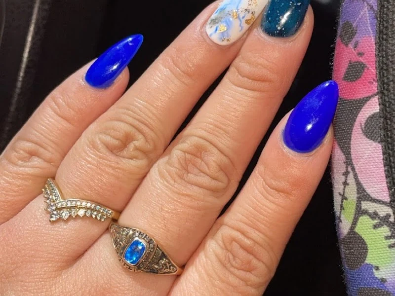 Gloss Nails & Spa