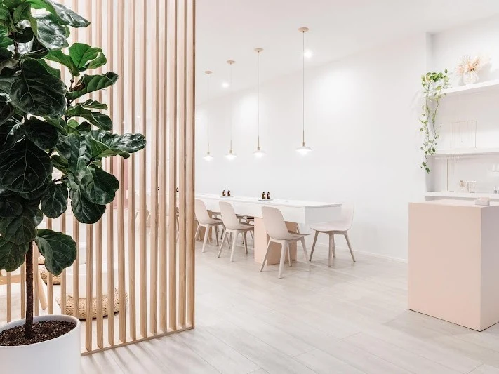 Floreana Nail Spa
