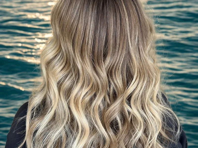 The Waves Hair Salon