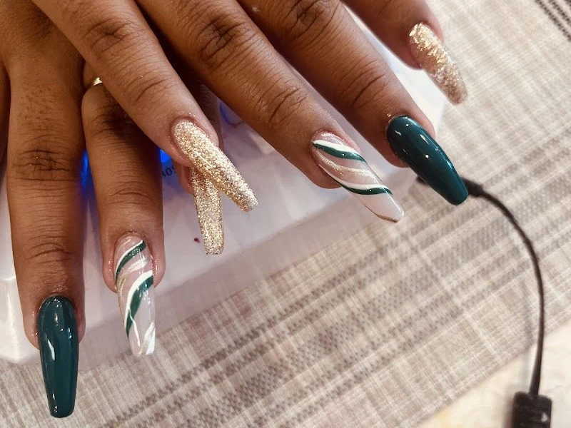 Zala nails