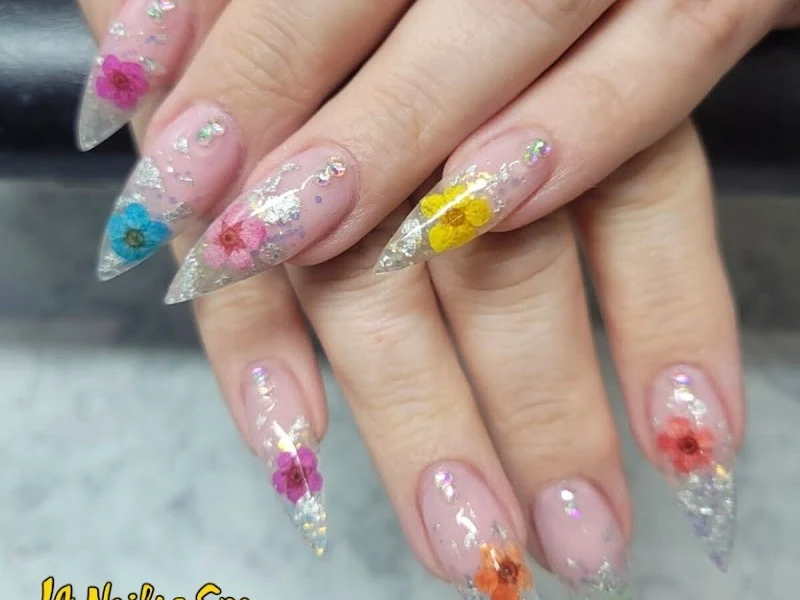 La Nails & Spa