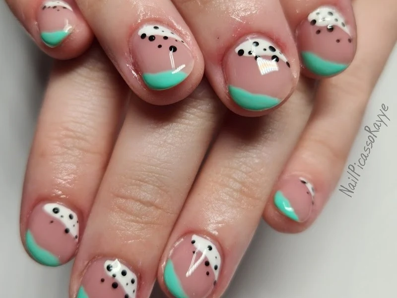 Premier Beauty Lounge LLC