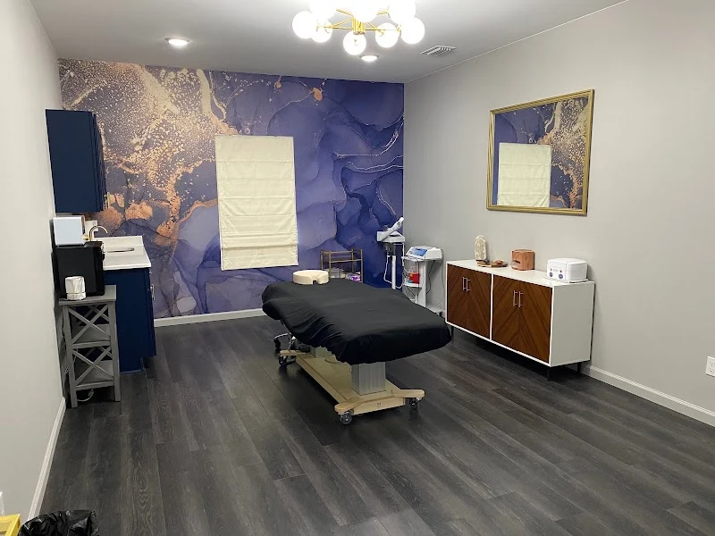 Root 319 Salon & Spa