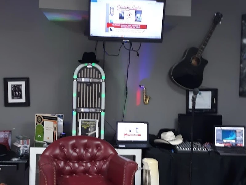 "Top Notch Barbershop"