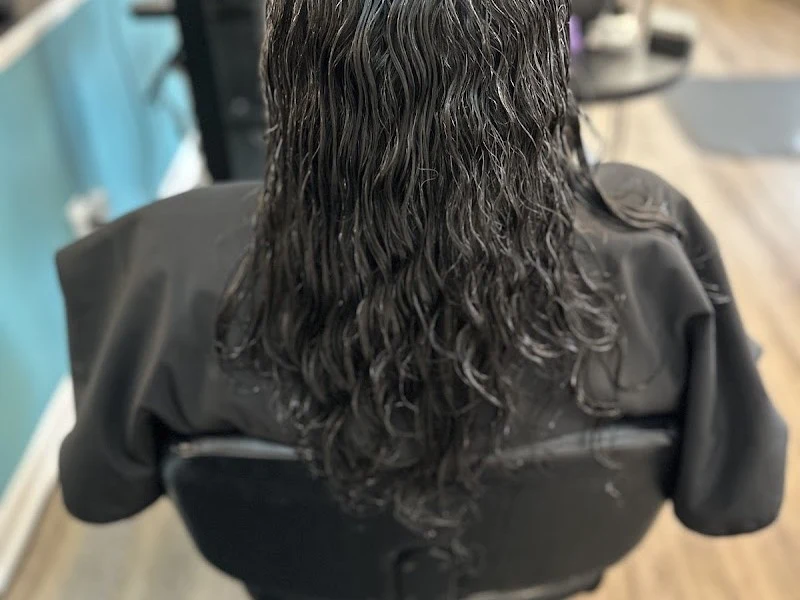 Adore You Salon - Pensacola, FL