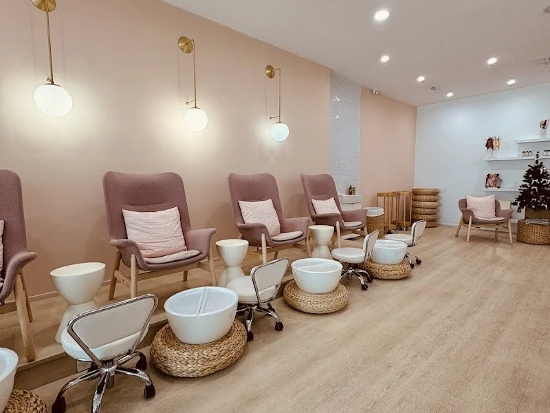 Floreana Nail Spa