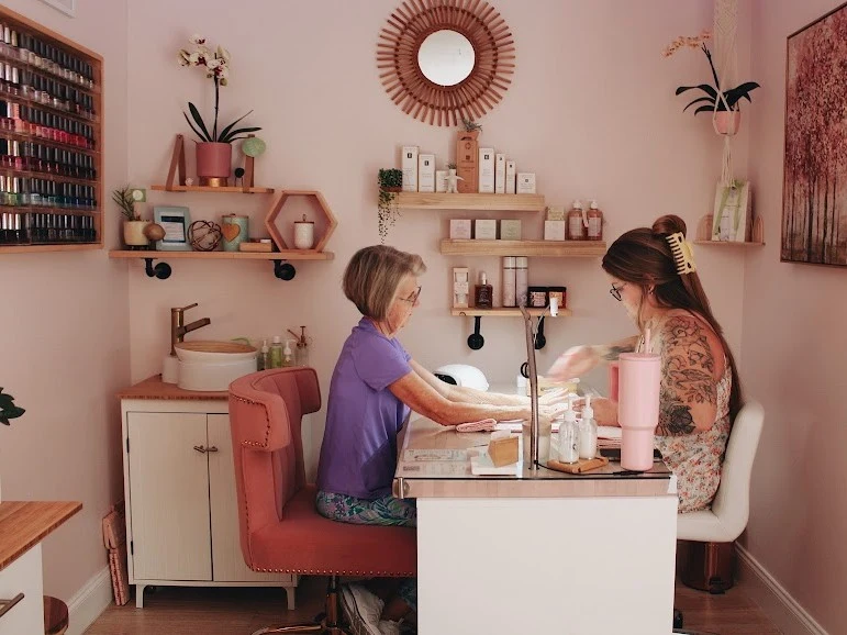 Maven Bloom Beauty Bar