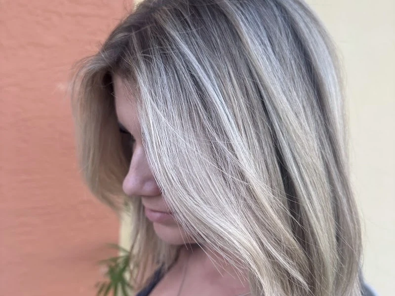 J. Snow White M.X.B Salon