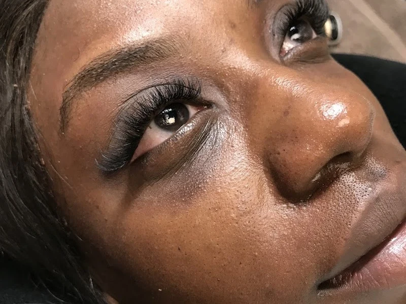 Orlando lush brows