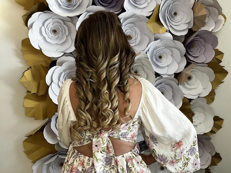 Blow to Paris Hair Salon