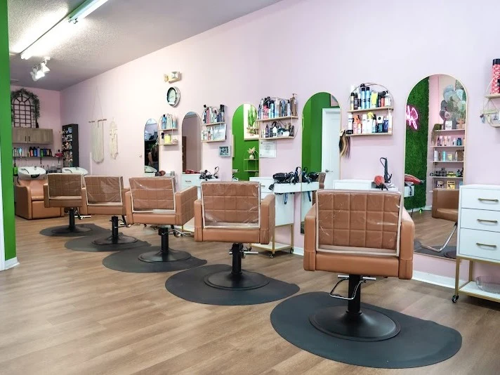 Salon 44