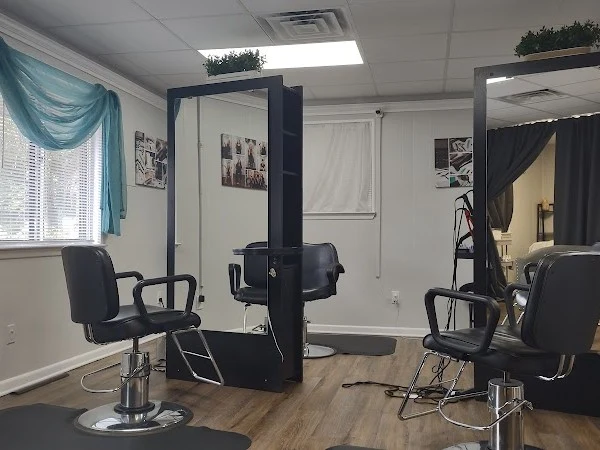 Adore You Salon - Pensacola, FL