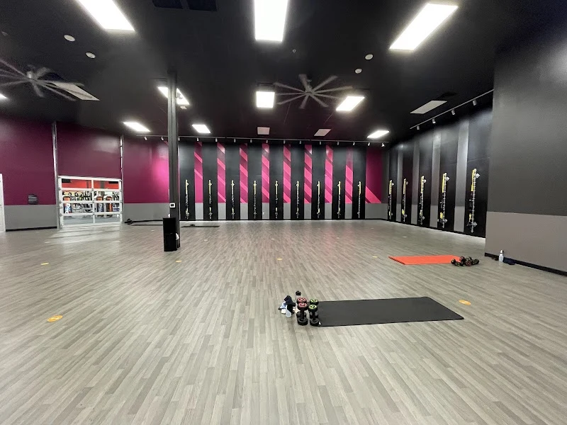 Crunch Fitness - Orange Park