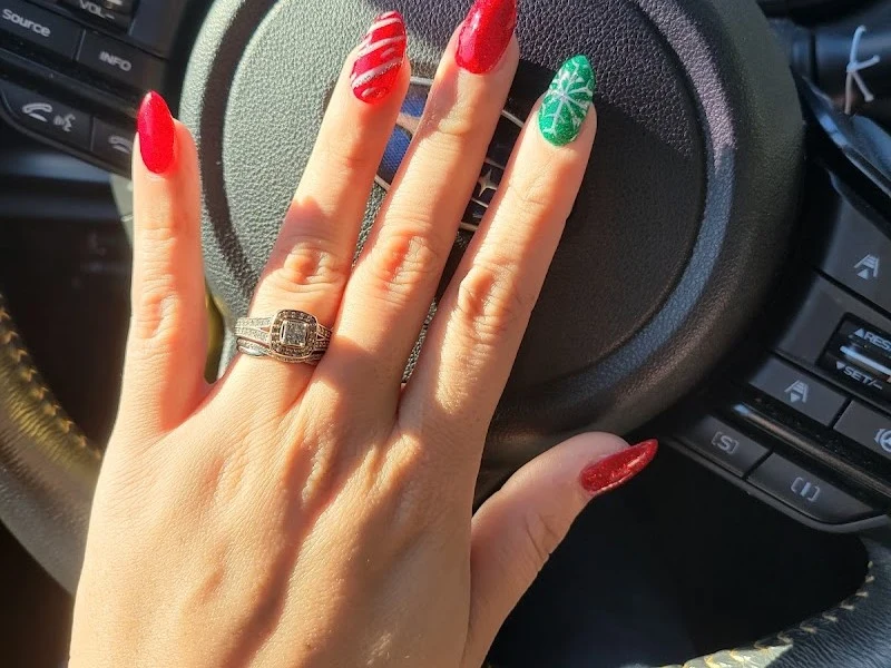 DIVA NAILS BY LYNN