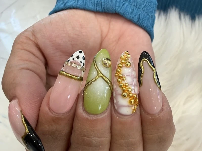 Novalice Krystal Nails and Spa
