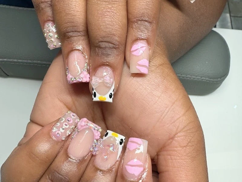 Luminous Nail Salon