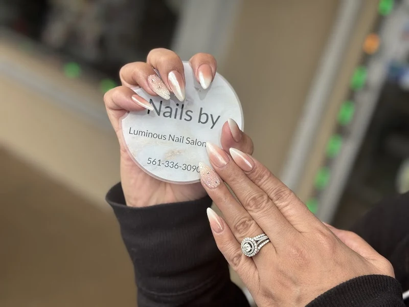 Luminous Nail Salon