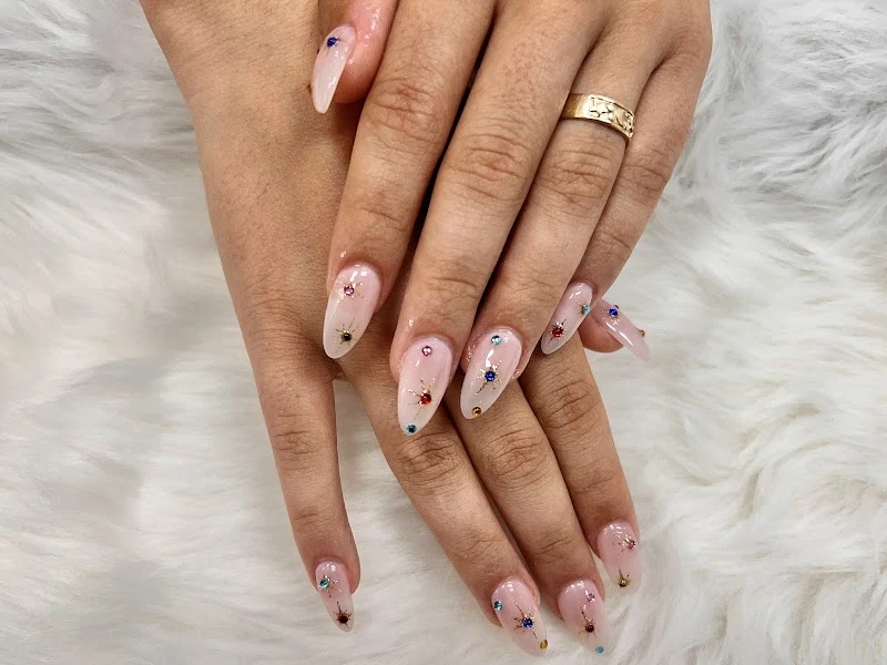 Royal Palm Nails
