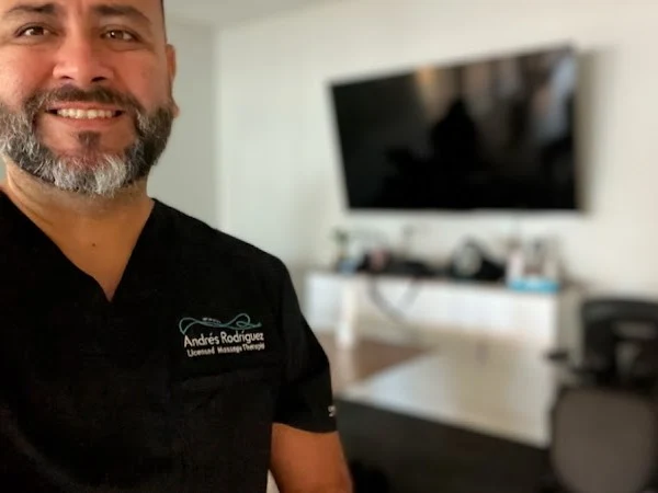 Relax 305 Therapeutic Massage