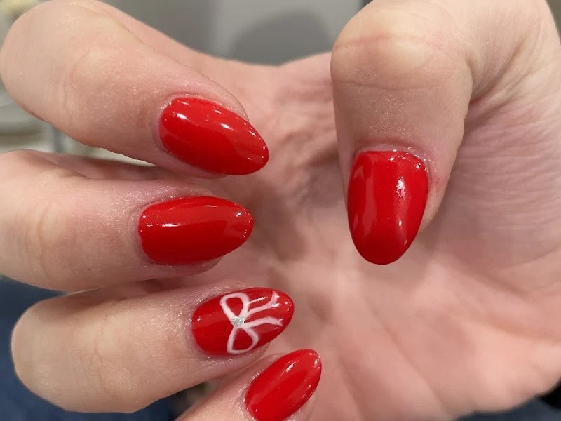 V Nail Salon