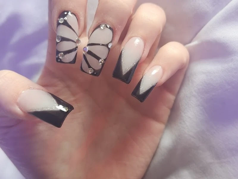 Gloss Nails & Spa