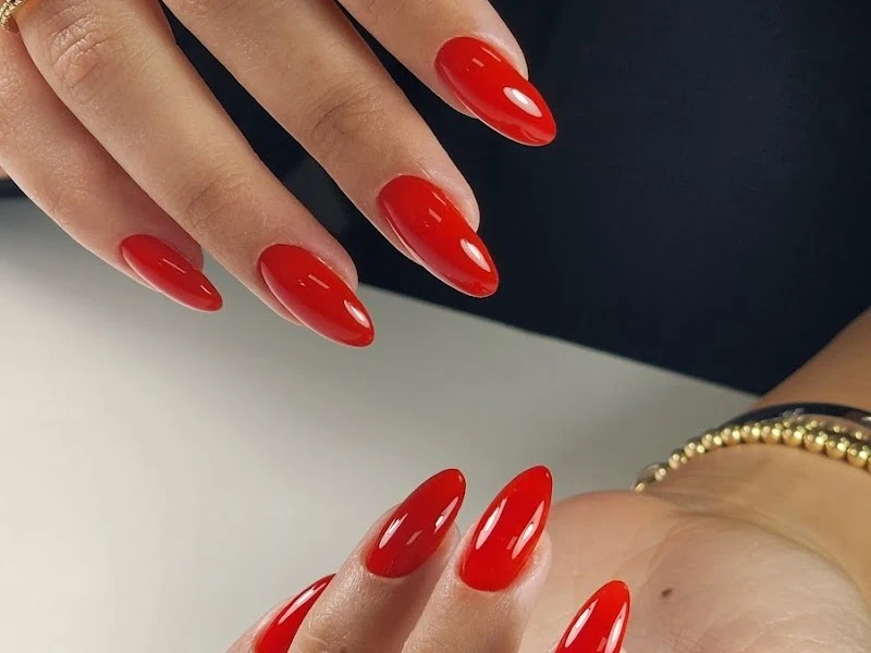 Star Studio. Russian manicure