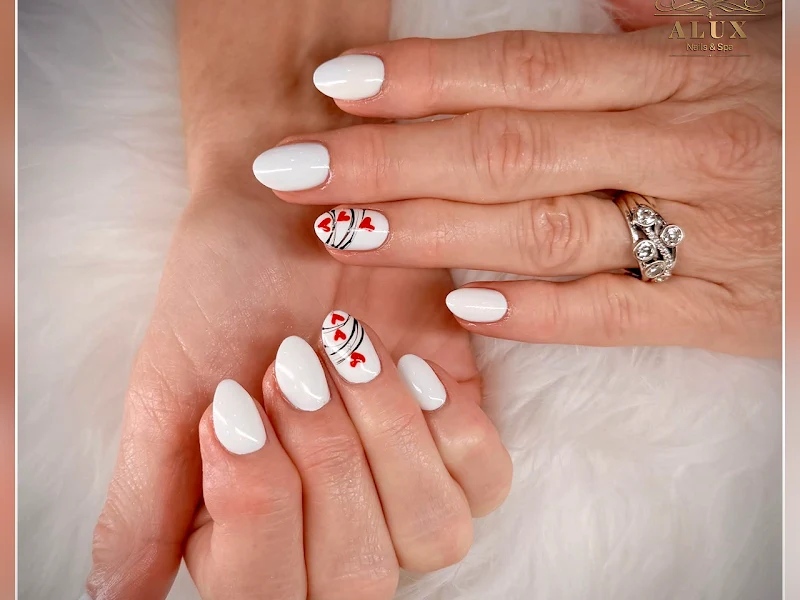 Alux Nails & Spa