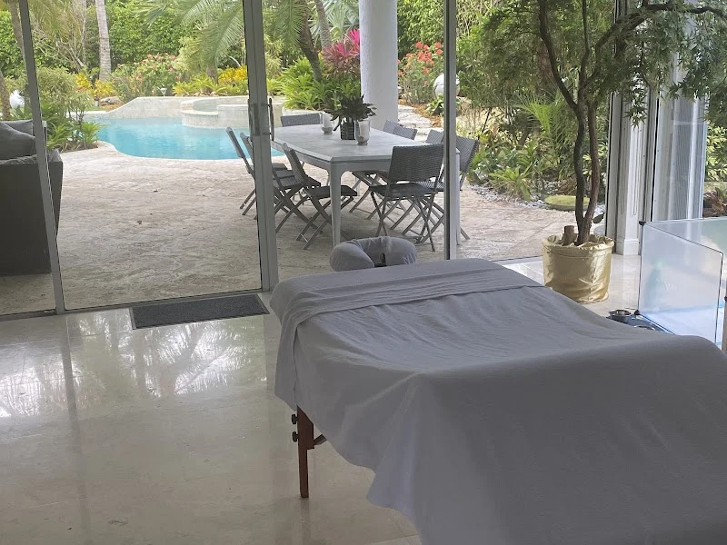 Relax 305 Therapeutic Massage